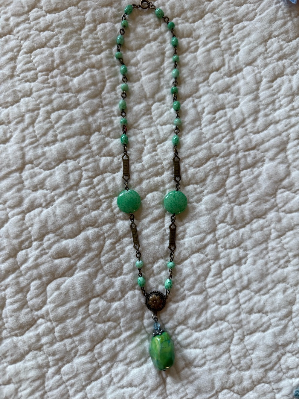 Vintage Turquoise Green Beaded Pendant Necklace - circa 1940-60s